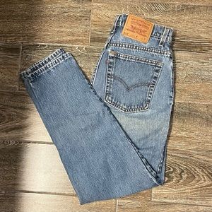 Vintage Levi’s 512 slim fit tapered leg